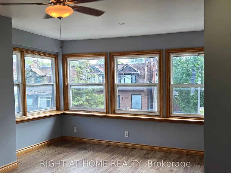258 Howland Ave — Photo 9