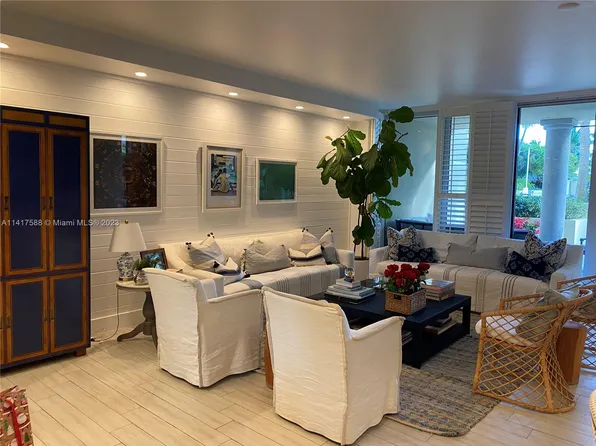 445 Grand Bay Dr APT 104, Key Biscayne, FL 33149