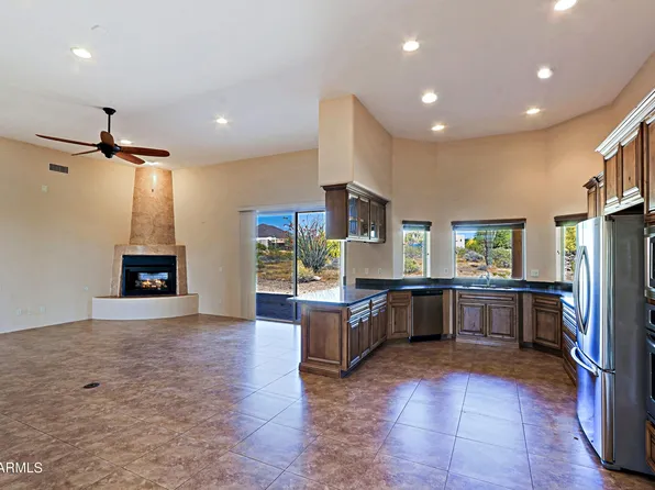 39515 N 3RD Avenue, Phoenix, AZ 85086