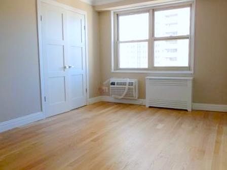 3rd image of 80 N Moore St APT 4G