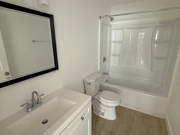 10214 Omelveny Ave #10212 — Photo 13