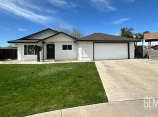 2325 Rounds St, Delano, CA 93215