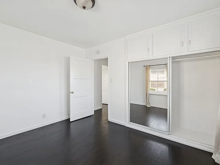 2032 Delaware Ave #2032A — Photo 17