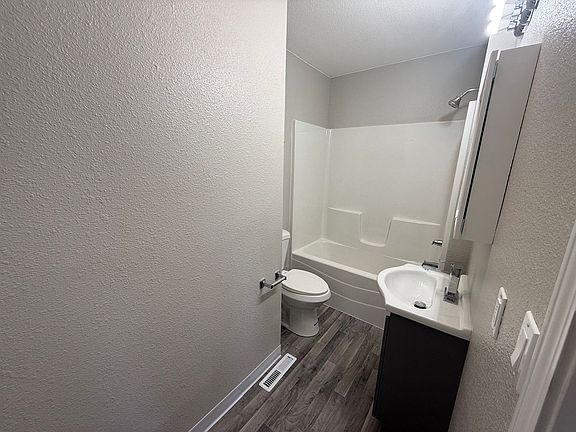 5th image of 1824 Avenue F
