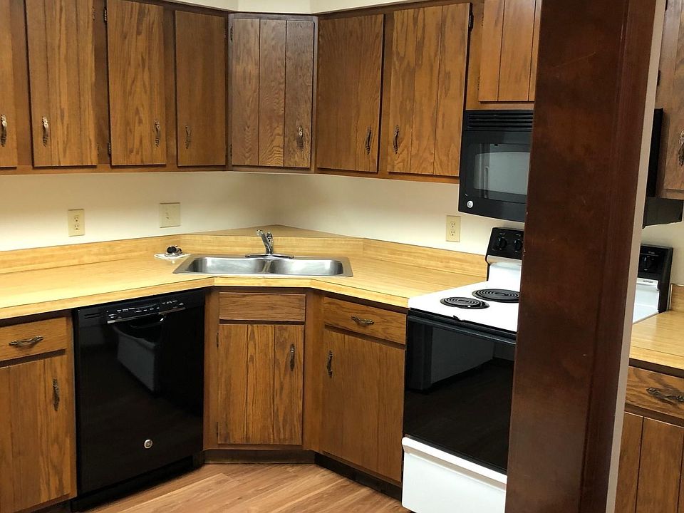 1st image of 1935 N Lincoln Ave #202