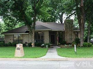 1909 Burning Tree Ln, Denton, TX 76209