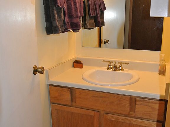 4th image of 103 College Ct APT B
