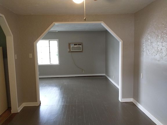 3rd image of 211 Washington Ave #2
