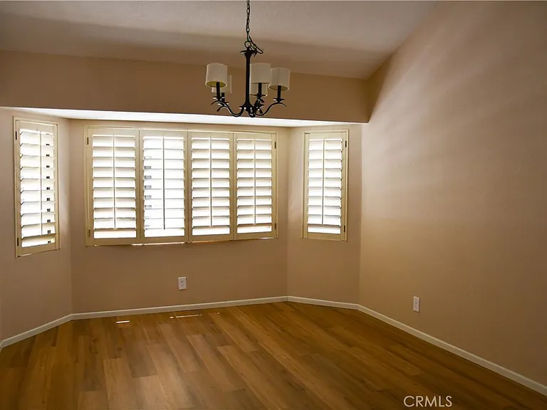 2337 E Skyline Dr — Photo 6