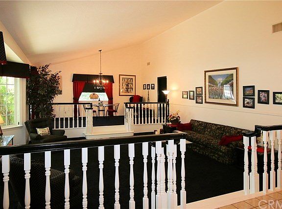 3rd image of 4054 Crestview Dr