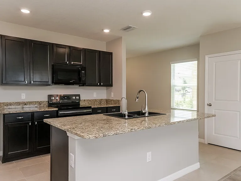 10988 Carlton Fields Dr — Photo 6