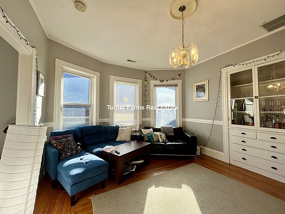 3rd image of 122 Calumet St #3A