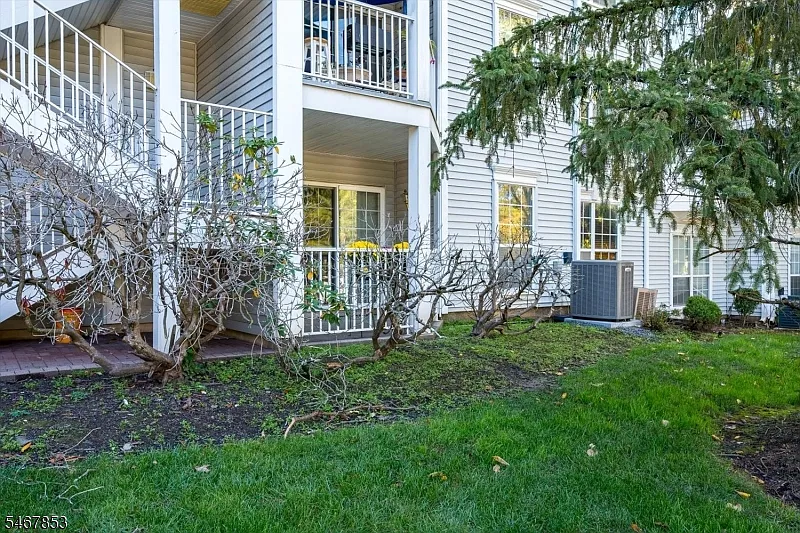 2 bed, 2.0 bath, $2,800 — Photo 2