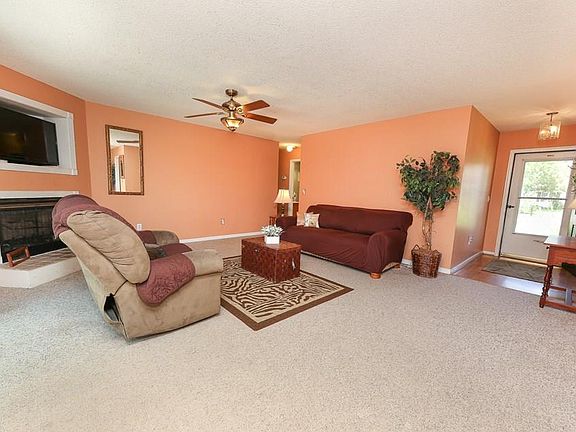 3rd image of 105 Summerfield St