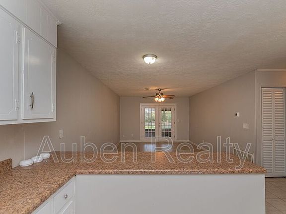 5th image of 520 W Buena Vista Ave
