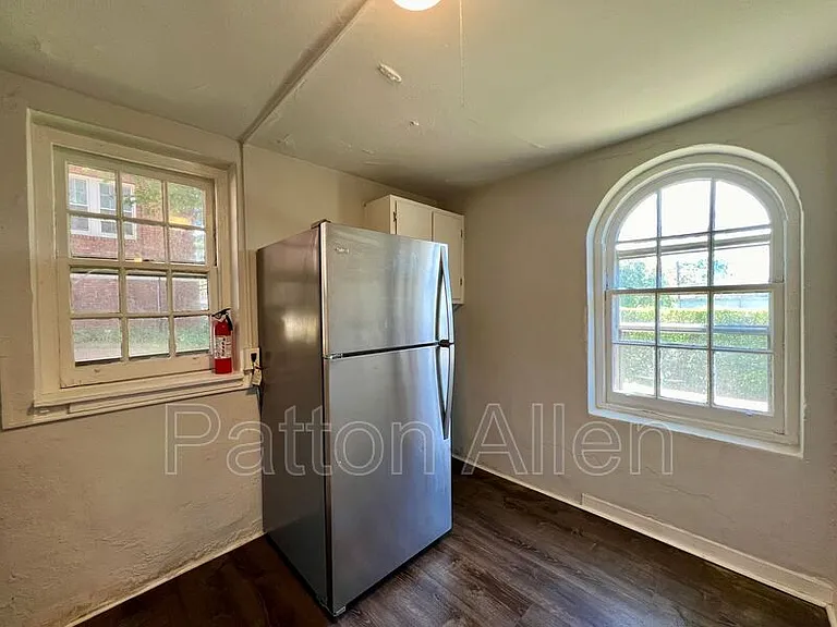 116 E Chestnut St #16 — Photo 20