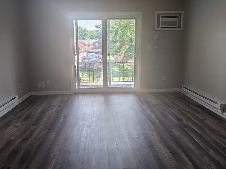5911 W 25th St #8 — Photo 2
