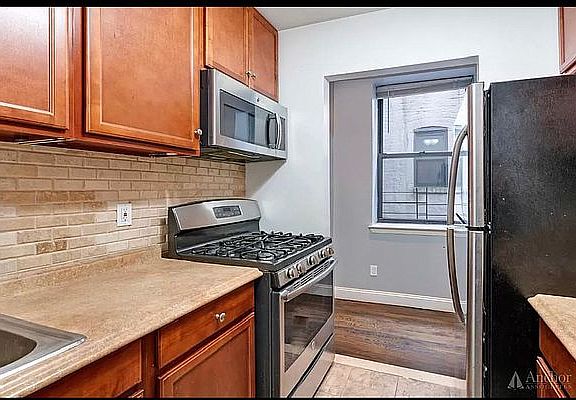 3rd image of 725 Mac Donough St #3A