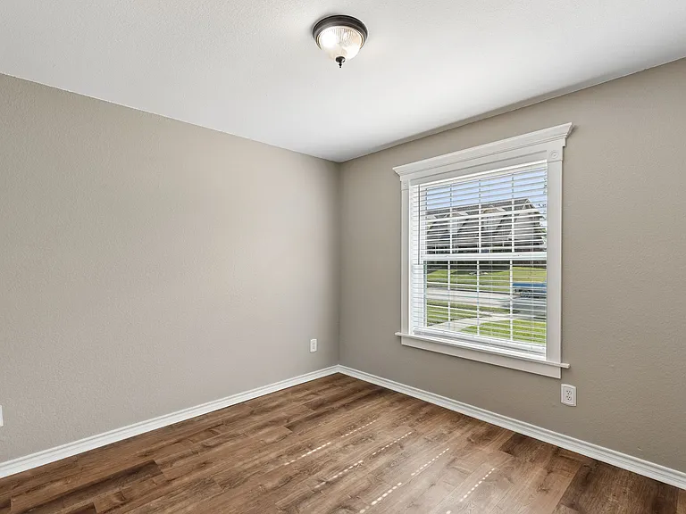 8109 Wharf St — Photo 21