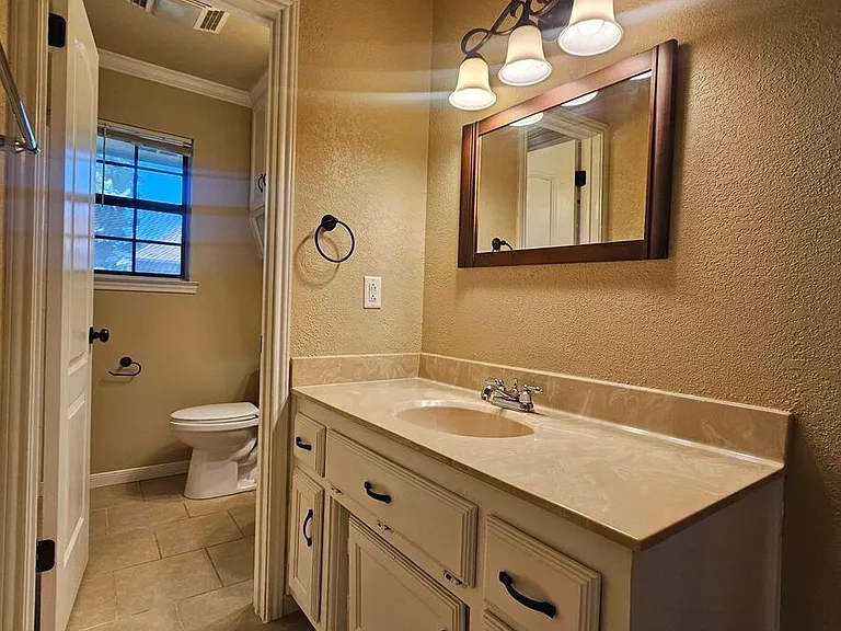 700 Racquet Ct — Photo 11