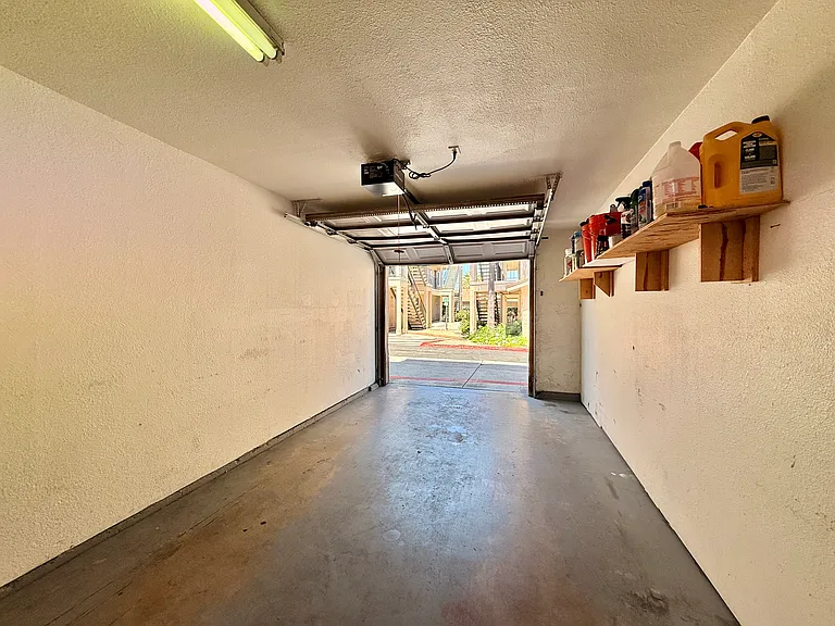227 50th St #10 — Photo 24