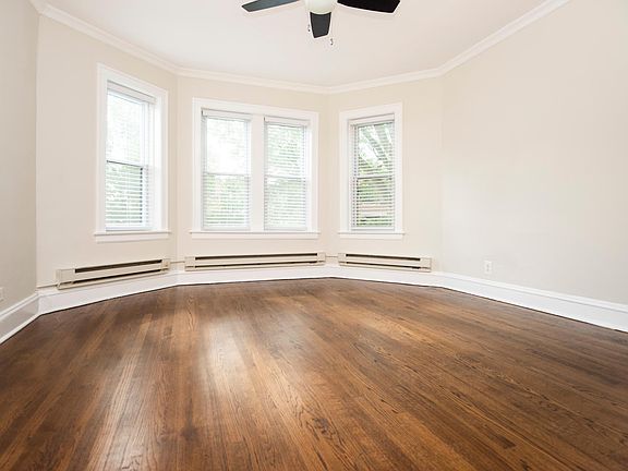 4th image of 3815-17 N Greenview Ave #3815-2W