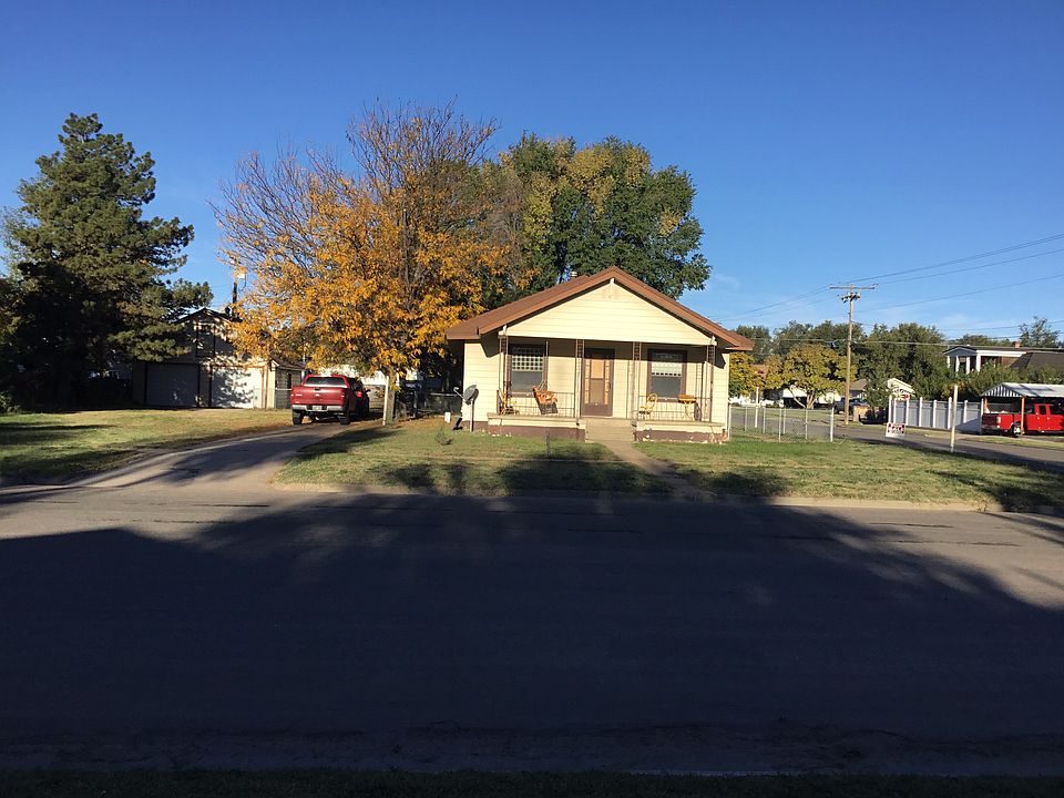 Front of house and garage 