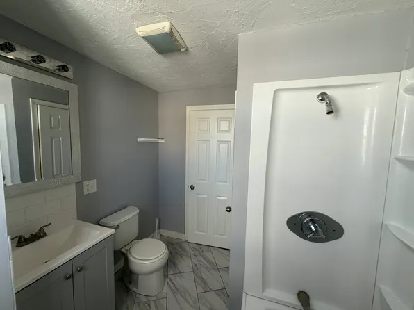 55 E St, Lowell, MA 01851