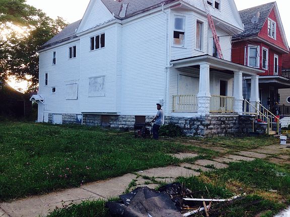 2nd image of 406 Goodyear Ave