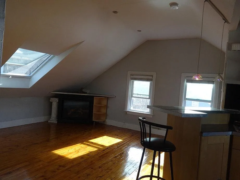 12 Africa St