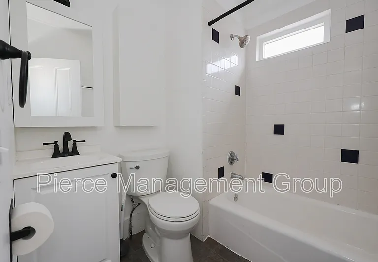 18 Maple St #B — Photo 9