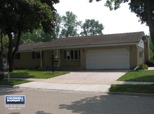 1425 Orchard Dr, Kaukauna, WI 54130