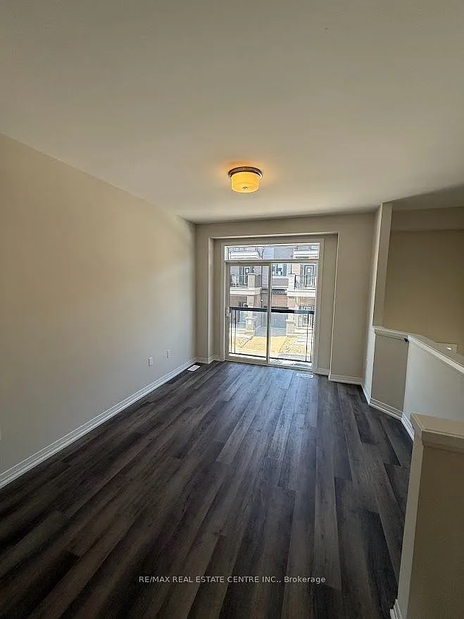 3 bed, $2,100 — Photo 2
