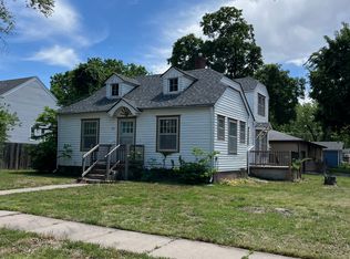 801 E 8th St, Newton, KS 67114