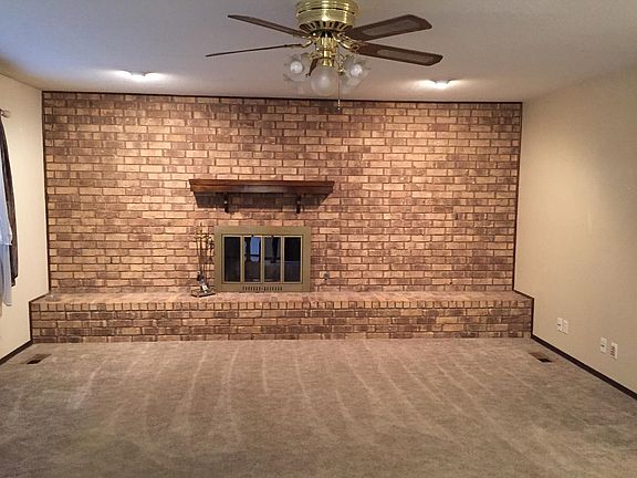 3rd image of 109 S Greenleaf Dr