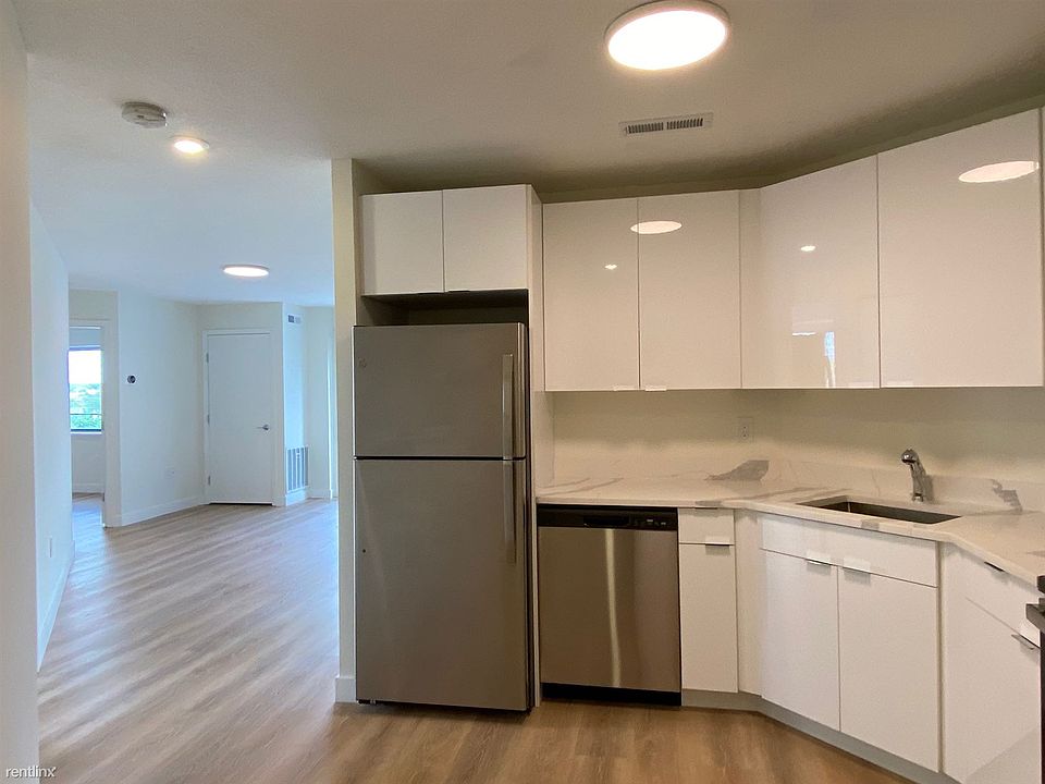 landlord_unit_photo_69287549_3