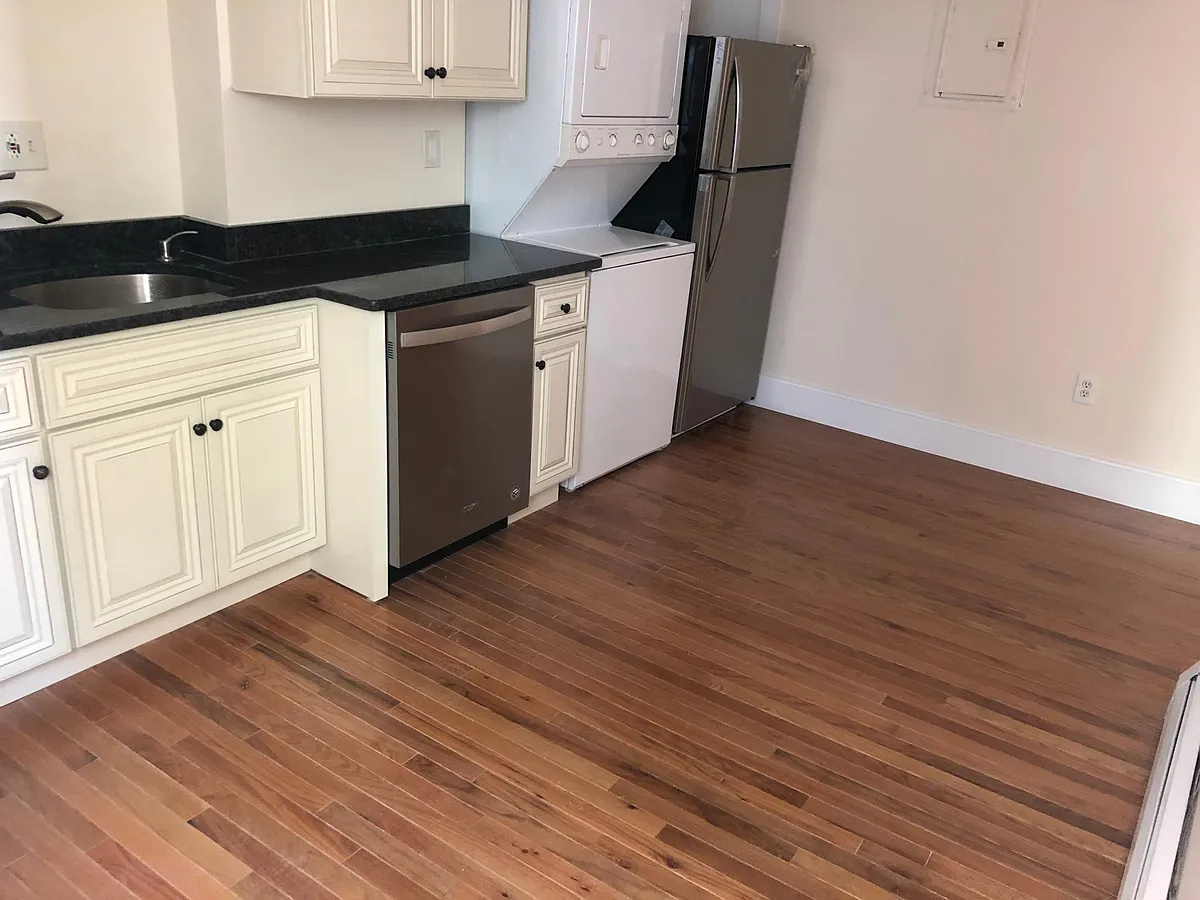 Building Photo - 883 Harrison Ave #3