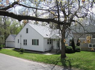 190 Warner Ave N, Mahtomedi, MN 55115
