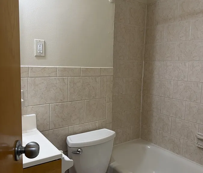 1421 Belmont St NW #7 — Photo 7