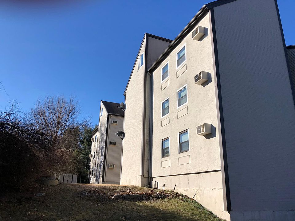 1st image of 15 Thompson Dr APT 3