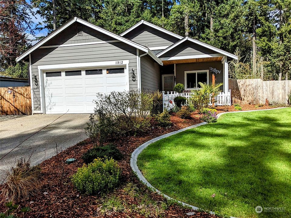 1912 Lake Drive SW, Lakebay, WA 98349 Zillow