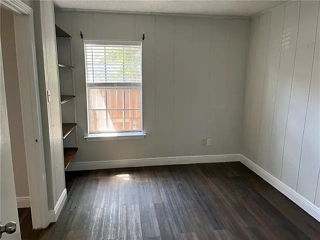 2 bed, 1.0 bath, 985 sqft, $1,200 — Photo 4