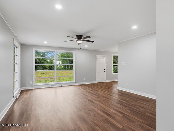 5th image of 4546 Meadowridge Dr