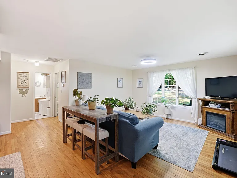 15336 Baileys Ln — Photo 20
