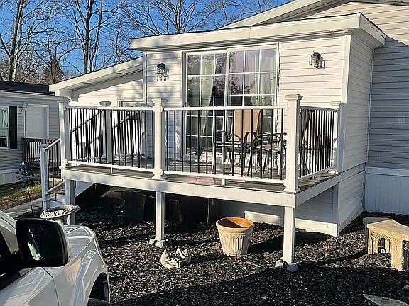 3rd image of 148 Troy Cir