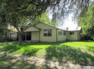 212 S Erkel Ave, Seguin, TX 78155