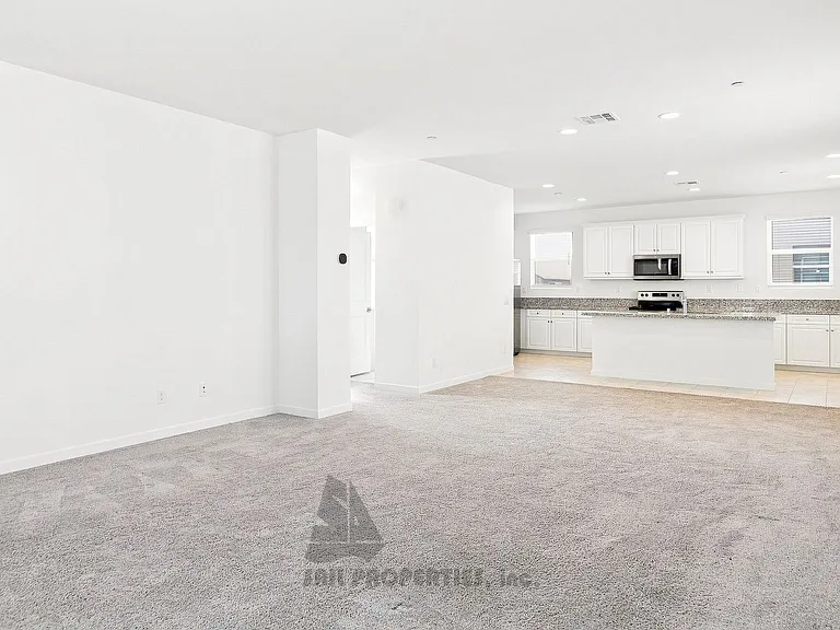10910 Portsmouth St — Photo 2