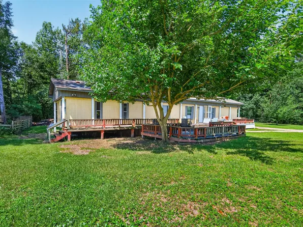 141 Fitzgerald Ln, Livingston, TX 77351