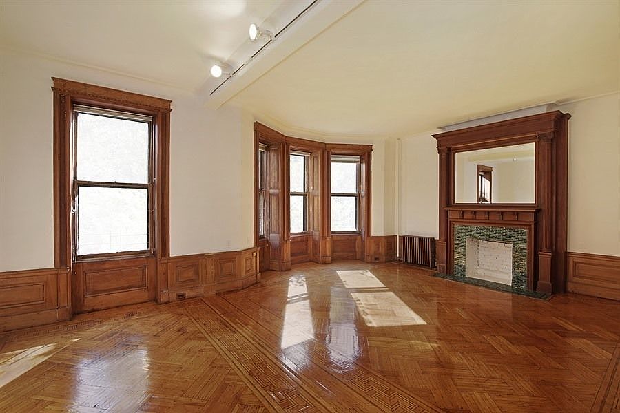 1st image of 947 President St APT 3