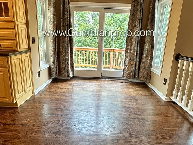 4046 Albany Cir — Photo 5